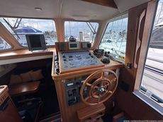 2001 Aquastar 38