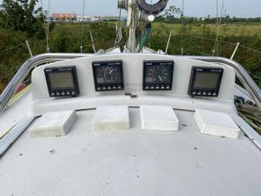 Achilles 9m  - Navigation Instruments