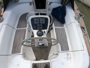Bavaria 36 Holiday - Cockpit