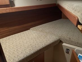 Fore cabin 2