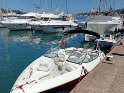 Stingray 225LR. Volvo GXI 320hp. One owner from new. Fast boat!!