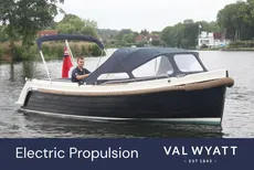 2025 Interboat Intender 700