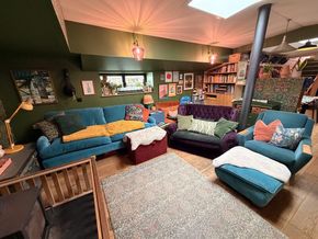 Houseboat Converted barge  - Saloon