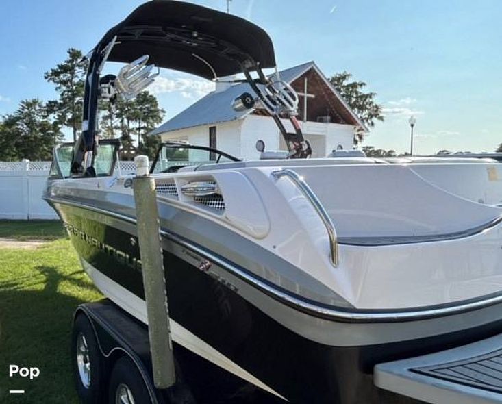 2011 Correct Craft super air nautique 210