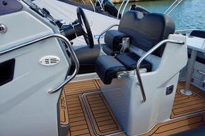 Helm Seat 1