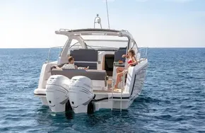 Sealine S335v