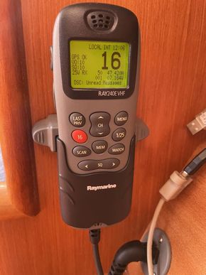 2010 Bavaria 34 Cruiser 27