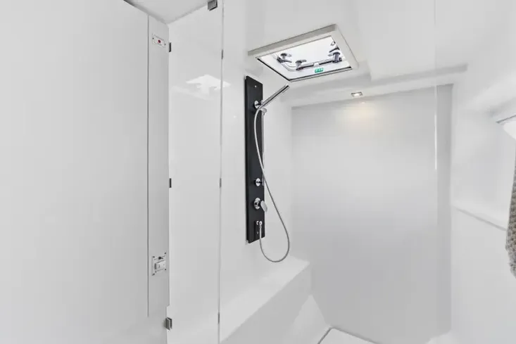 2025 Robertson And Caine leopard 53 powercat