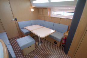 2020 Bavaria Vision 42 28