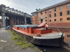 Barge with permanent mooring 