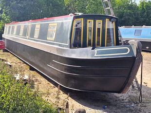 Upland Goose 69ft 2015 8 berth semi-tradtional narrowboat