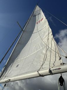 Hunter Horizon 23 2