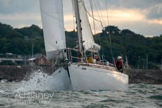 1993 Classic Yacht Robertson 35