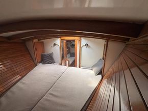 Bow cabin