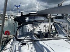 Exceptional condition Beneteau Oceanis 423 - Two Cabins