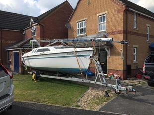 Hunter Legend 23.5 trailer sailer