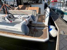 2018 Sealine C330