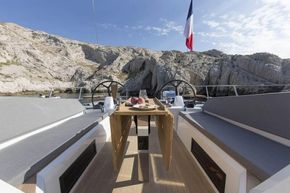 Manufacturer Provided Image: Wauquiez Pilot Saloon 48