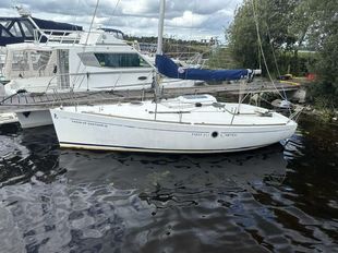 2004 Beneteau First 211