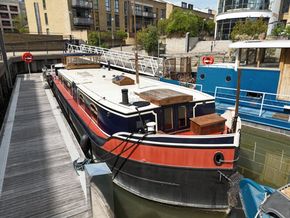 Dutch Barge 18m with London Mooring - Exterior