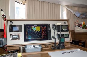 Lagoon 420  - Navigation Instruments