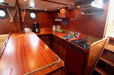 Beautiful motorship, ideal for traveling and live a board