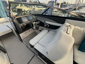 2025 Regal LS6 bowrider 4