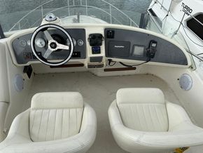Jeanneau Prestige 32 Flybridge Extended Swim Platform - Flybridge Helm
