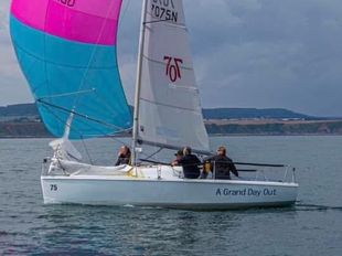 Hunter 707 GBR 7075