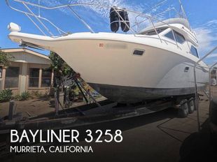 2001 Bayliner 3258 Command Bridge