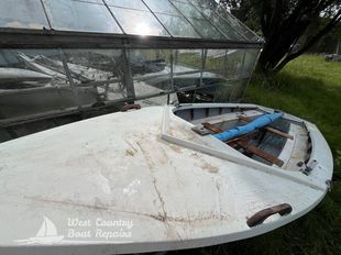 enterprise Dinghy – Fibreglass hull in need of some TLC!