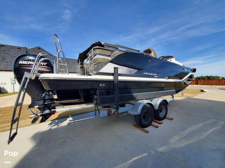 2019 Bayliner element xr7