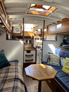 saloon