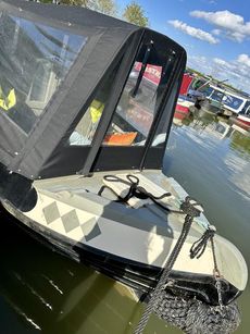 Fabulous Electric 2020 narrowboat 57ft silent efficient cruising