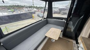 2017 Sealine C330 5