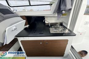 Jeanneau-Merry-Fisher-695-Series-2-Sylvia-Jean-cooker