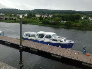 Broom Commander River Cruiser