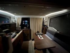 2018 Sealine C330