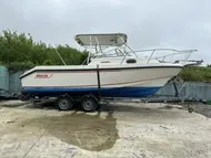 1999 Boston Whaler 23 Conquest
