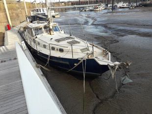Bruce Roberts 43 Pilot House Steel Yacht