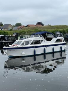 Lovely Viking 26 Aft Cabin.