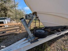 2004 Boston Whaler 240 Outrage