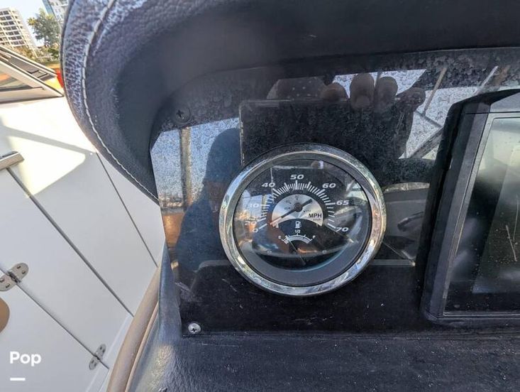 2023 Crownline e235 xs