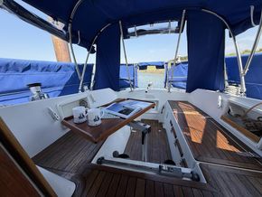 Cockpit & Lagun Table