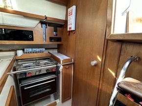 1993 Hunter Legend  Hunter Channel 323 39