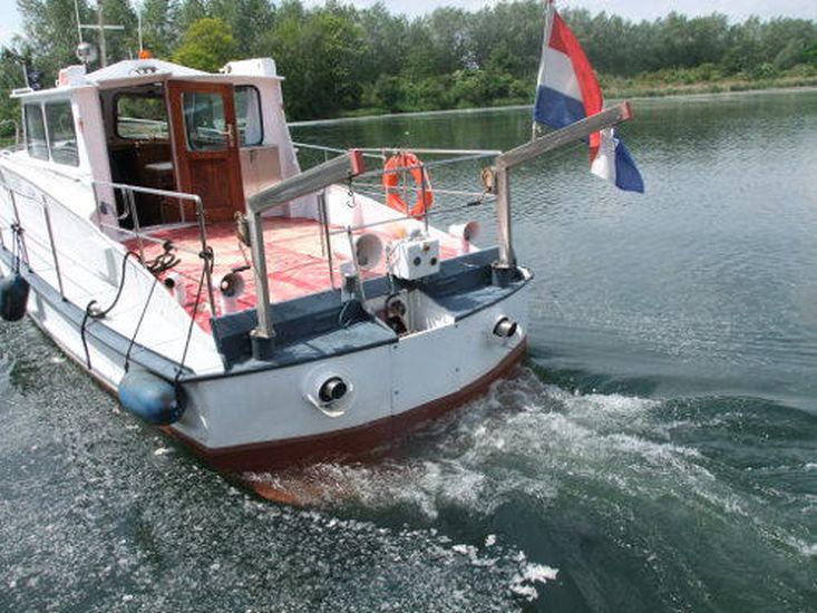 ex Police boat, very well maintained!