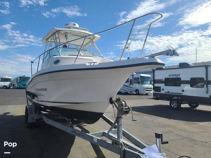 2004 Seaswirl 2301 striper