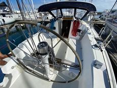 1998 J Boats 32
