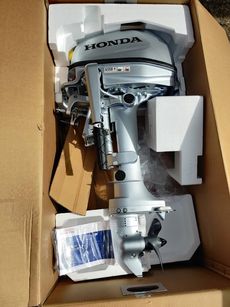 Honda 4hp BF4 outboard unused
