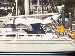 Hunter Legend 38  Built 2007 BILGE KEEL